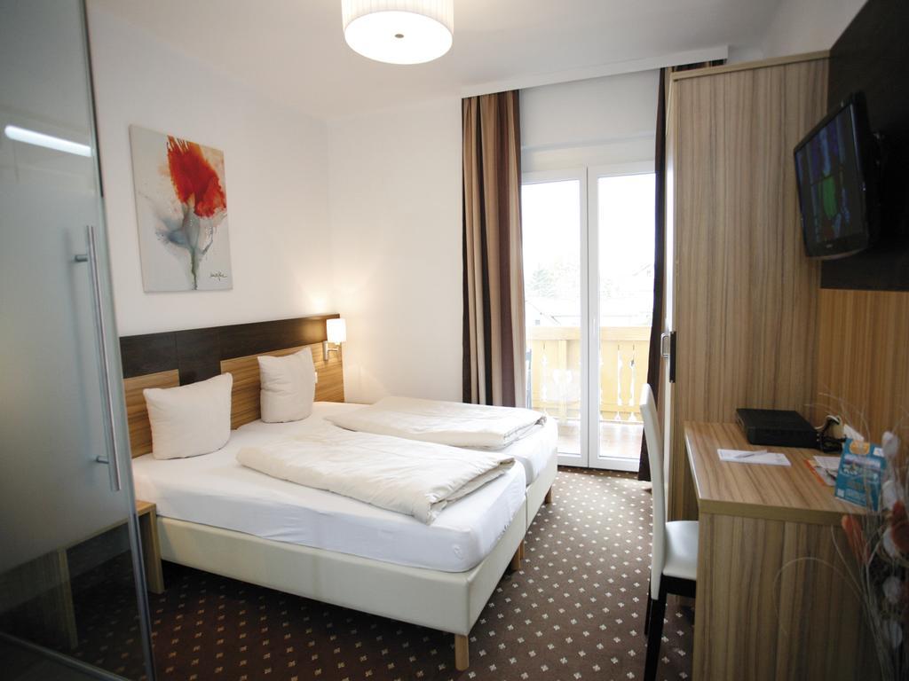Hotel Diana Portschach am Worthersee Bagian luar foto