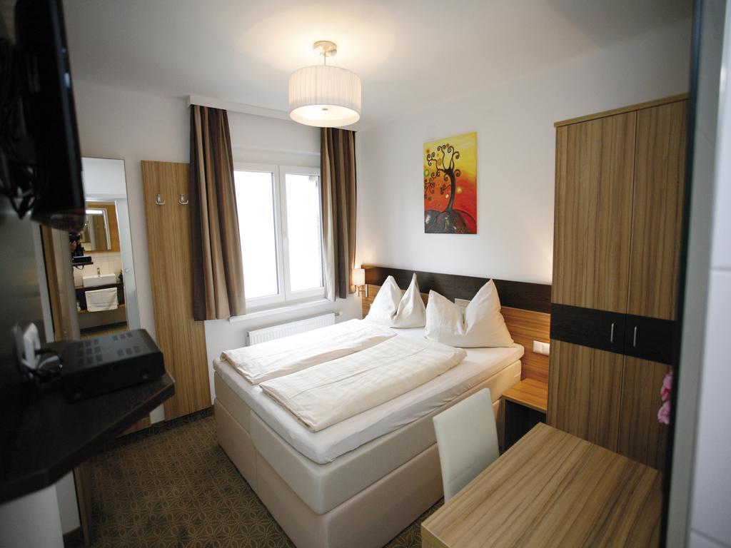Hotel Diana Portschach am Worthersee Bagian luar foto