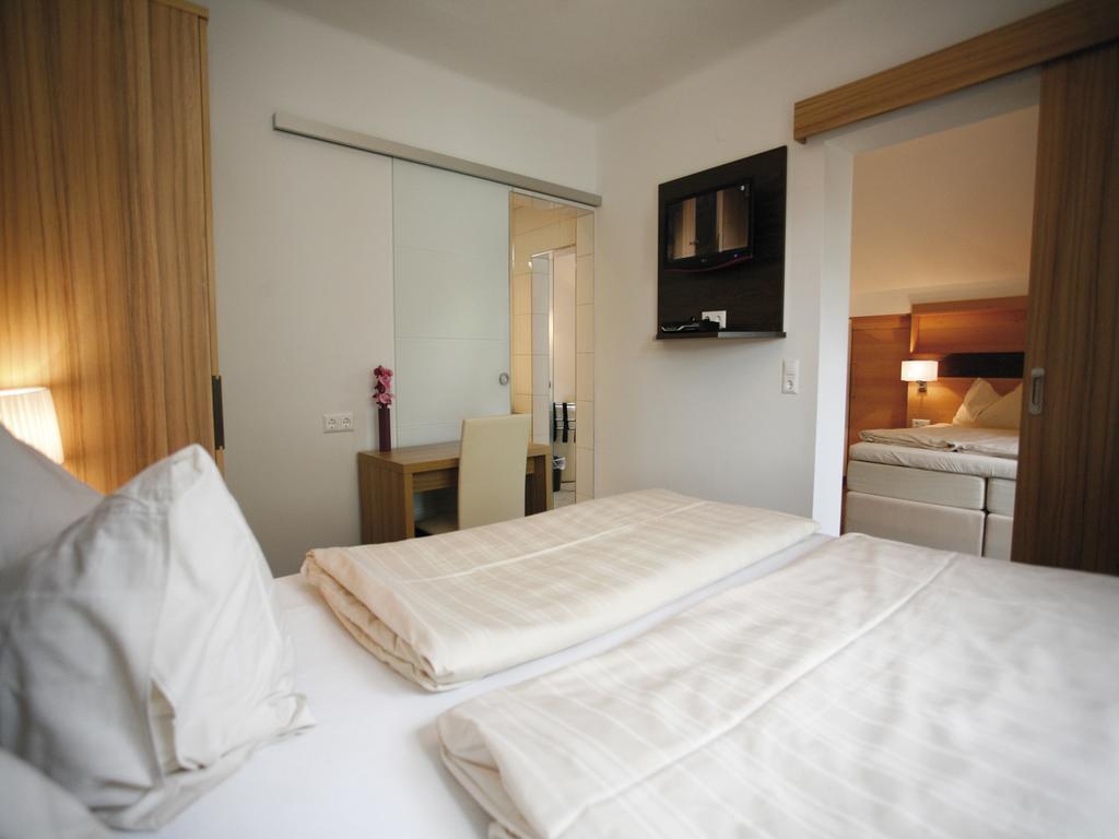 Hotel Diana Portschach am Worthersee Bagian luar foto