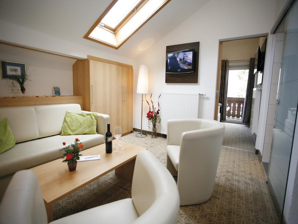 Hotel Diana Portschach am Worthersee Bagian luar foto