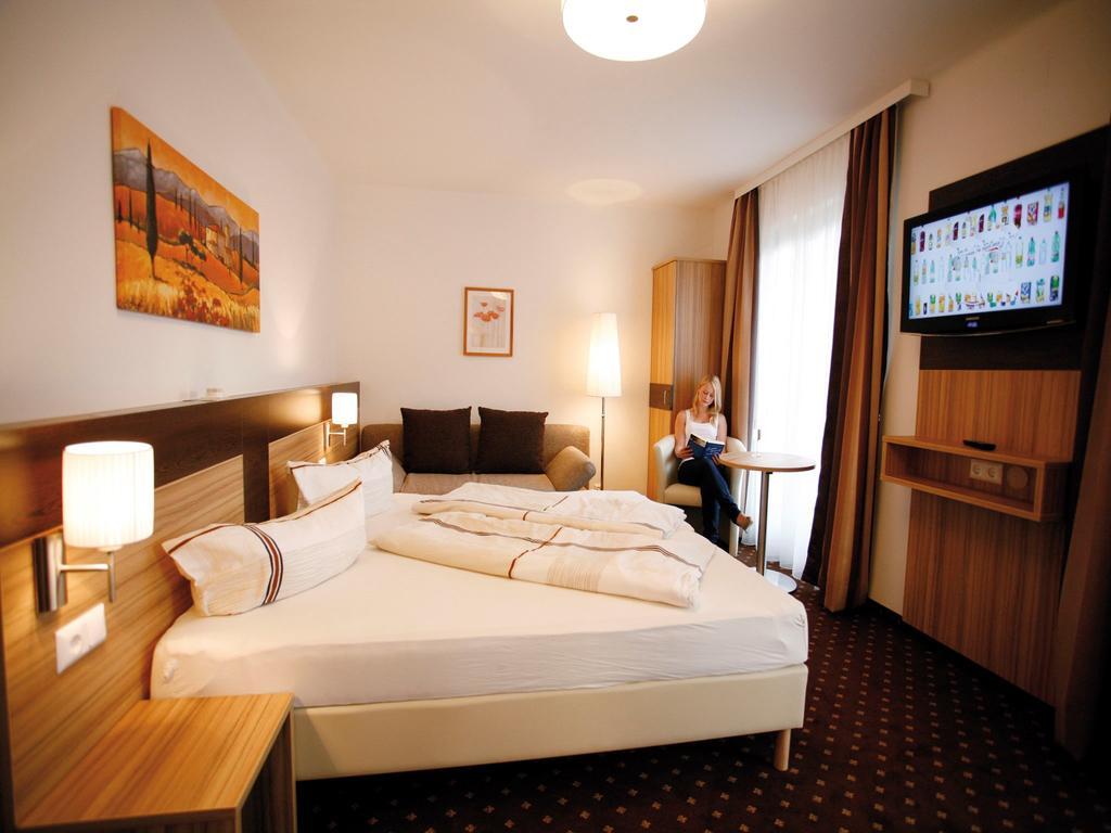 Hotel Diana Portschach am Worthersee Bagian luar foto
